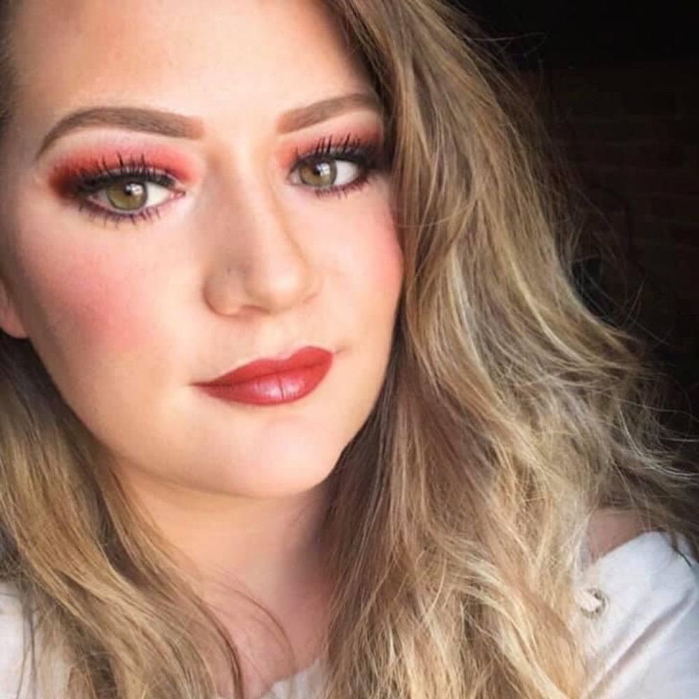 Meet your Posher, Kaleigh